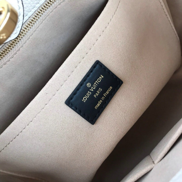 Louis Vuitton Monogram Canvas On My Side M53823