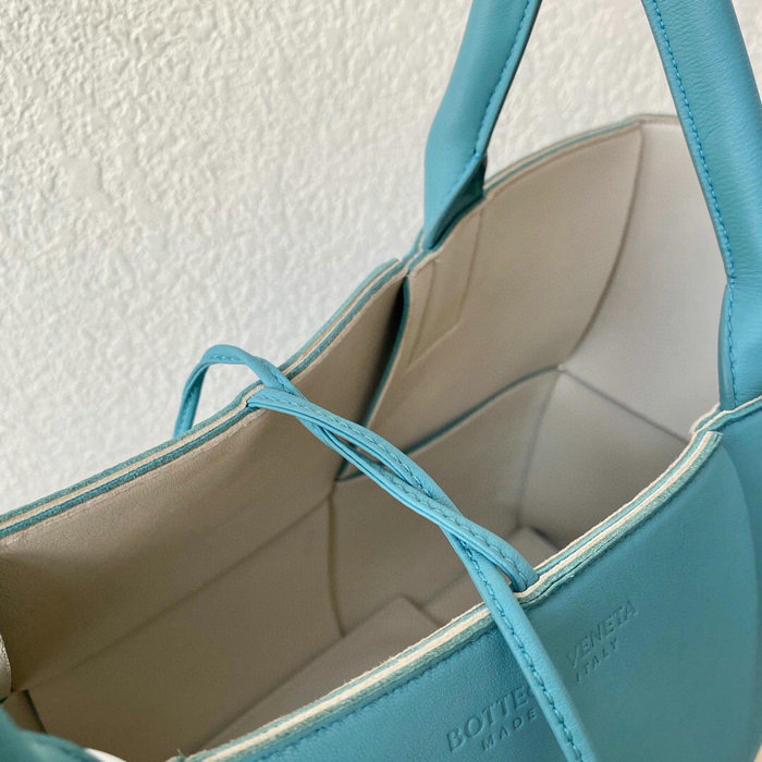 Bottega Veneta Arco Maxi Intrecciato Tote Bag B6091752