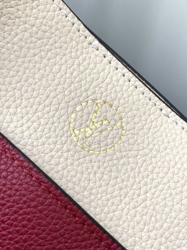 Louis Vuitton On My Side Burgundy M53823