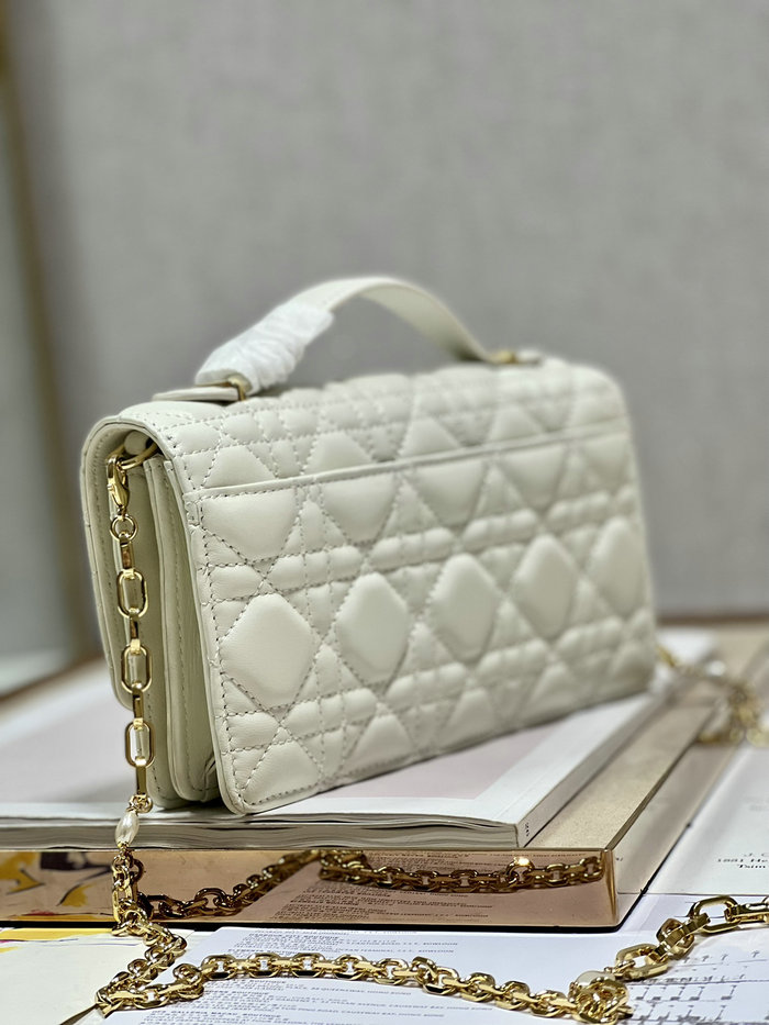 MISS DIOR MINI BAG White D0980