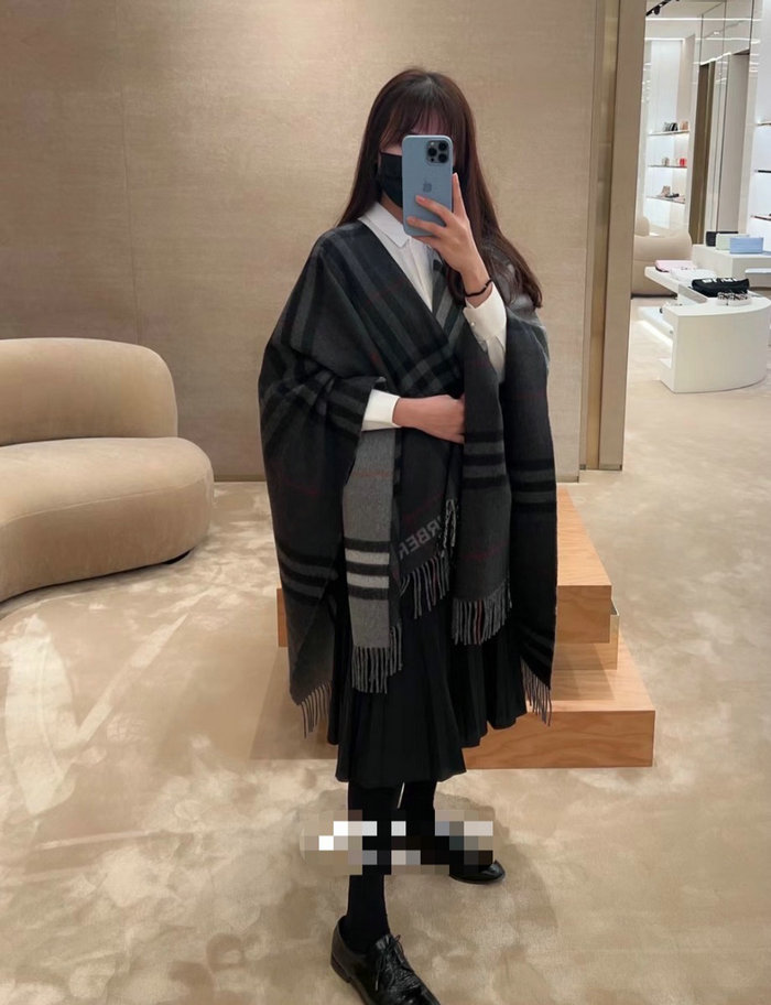 Burberry Cape BS080802