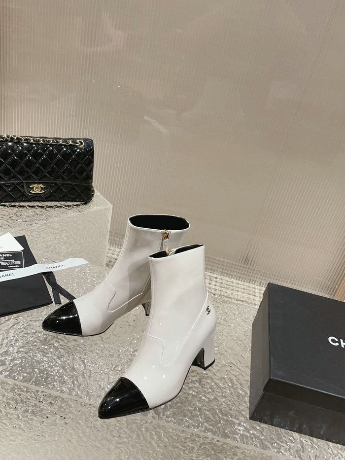 Chanel Patent Leather Boots SNC080901