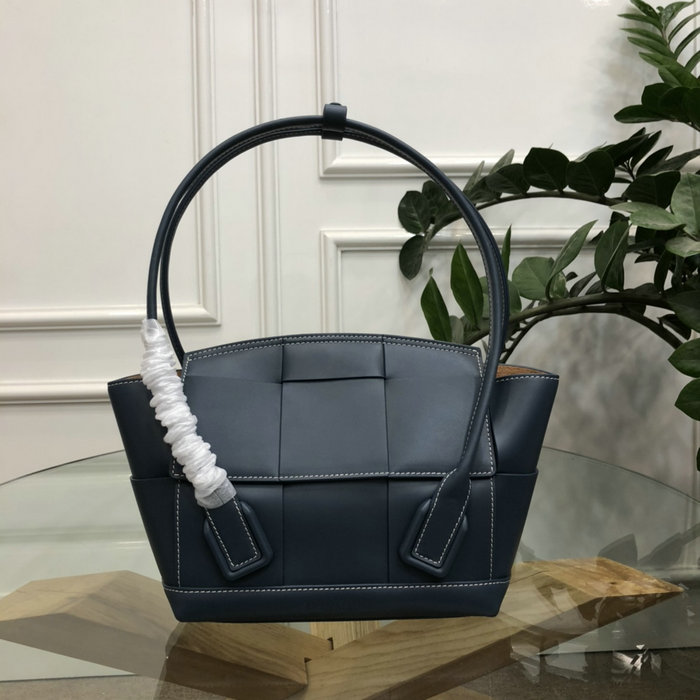 Bottega Veneta Small Arco 33 bag in Smooth leather Blue B1007