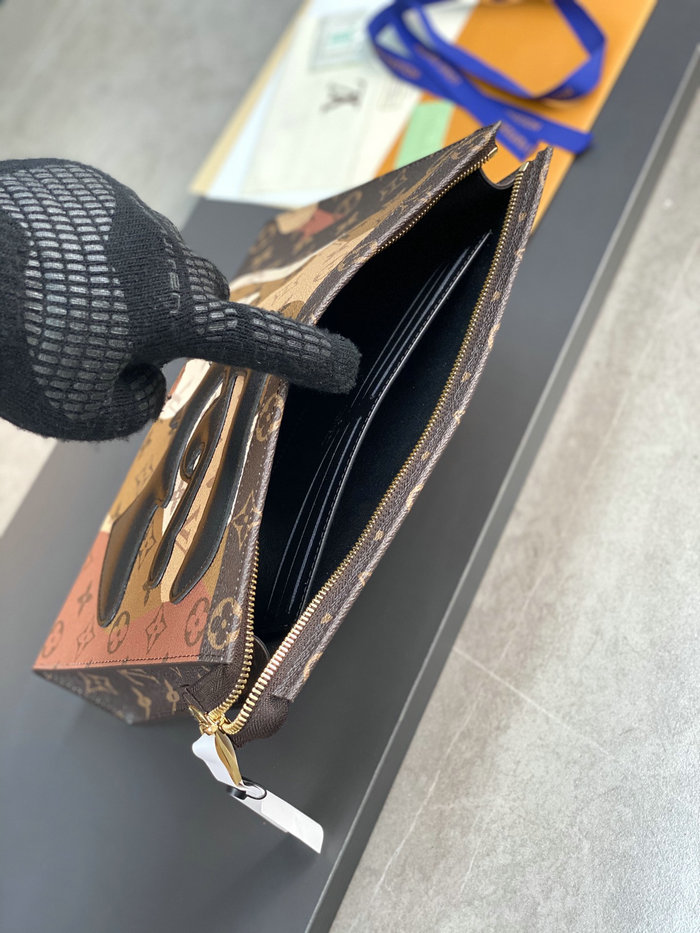 Louis Vuitton Pochette Voyage Brown M82589