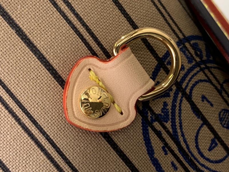 Louis VUitton Neverfull Inside Out GM M11948