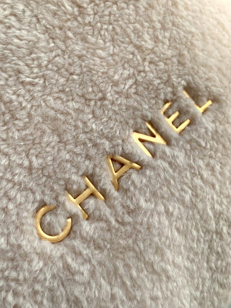 Small Chanel 22 shearling lambskin Handbag AS3260