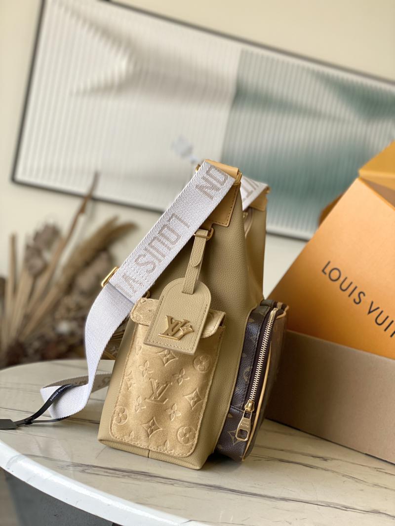 Louis Vuitton Hobo Cargo M12697