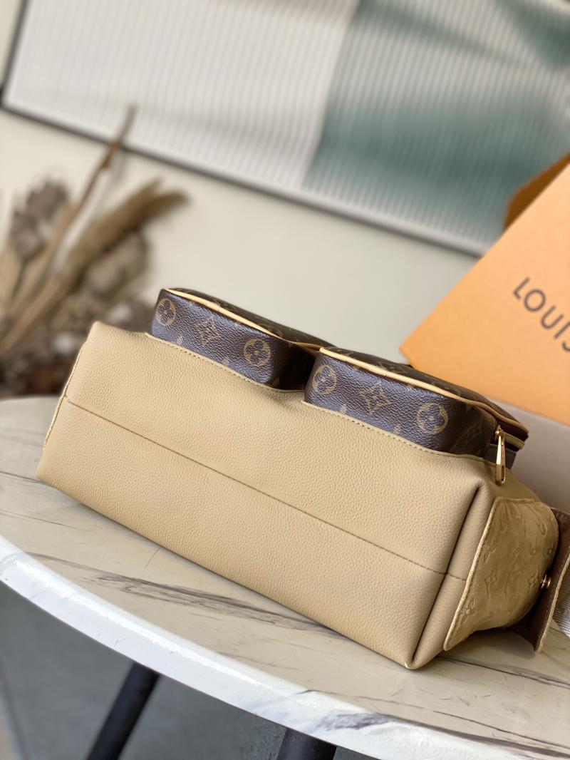Louis Vuitton Hobo Cargo M12697