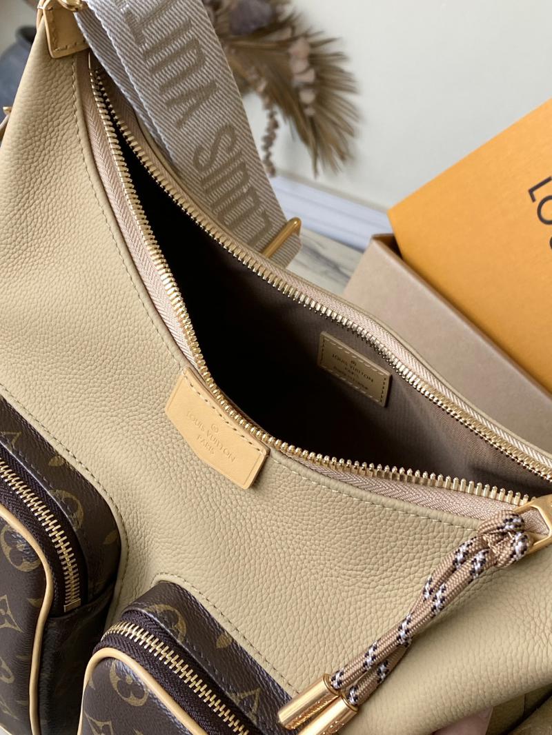 Louis Vuitton Hobo Cargo M12697