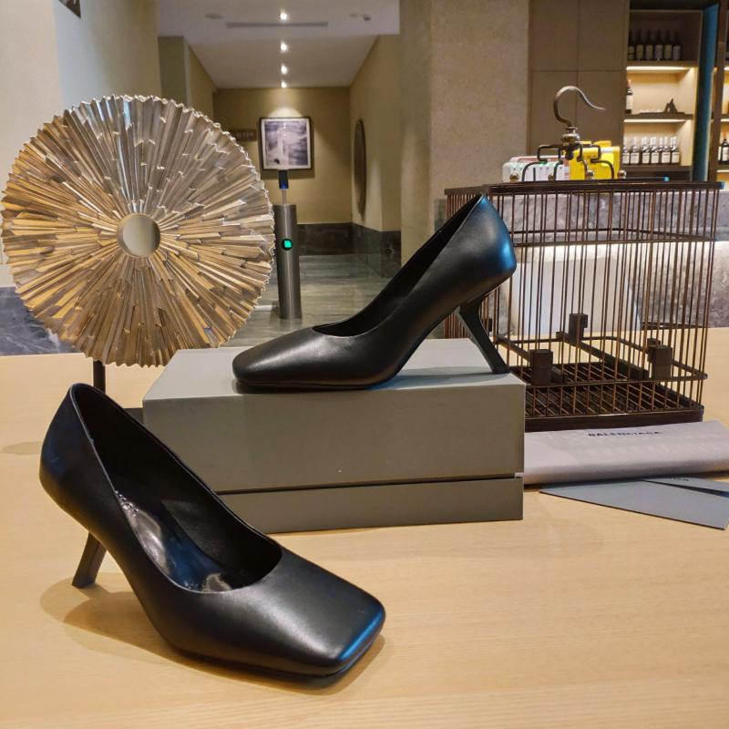 Balenciaga Pumps SCB30403