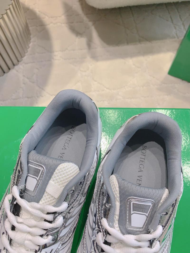 Bottega Veneta Unisex Sneakers SBVS31301