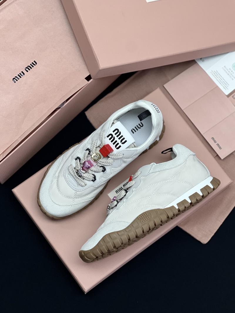 Miu Miu Sneakers SMS30301