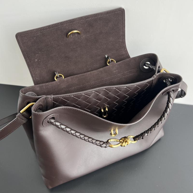 Bottega Veneta Medium Ciao Ciao Fondant 817231