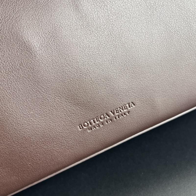 Bottega Veneta Medium Ciao Ciao Fondant 817231