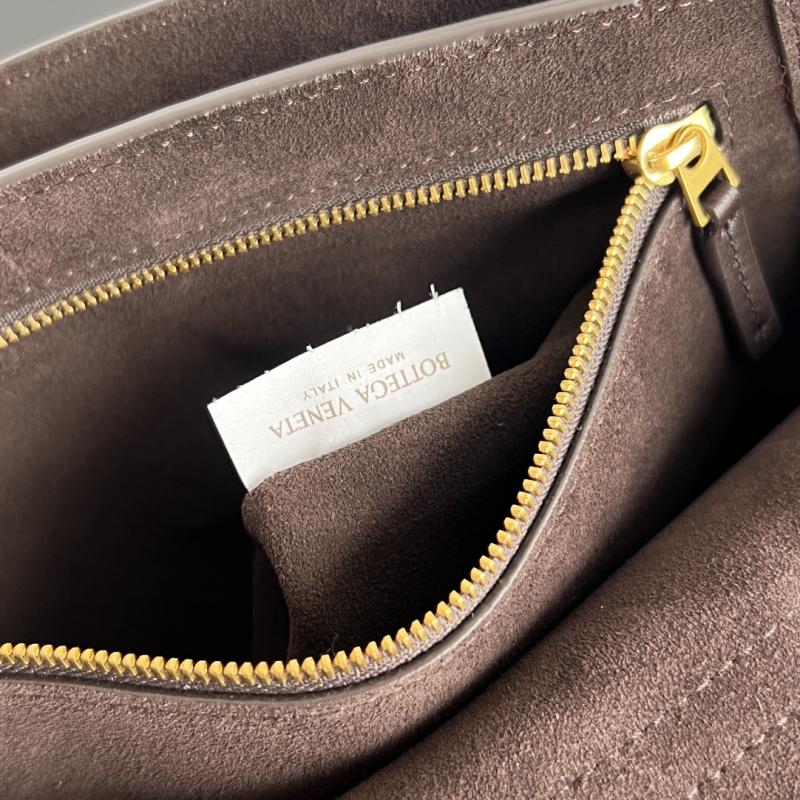 Bottega Veneta Medium Ciao Ciao Fondant 817231