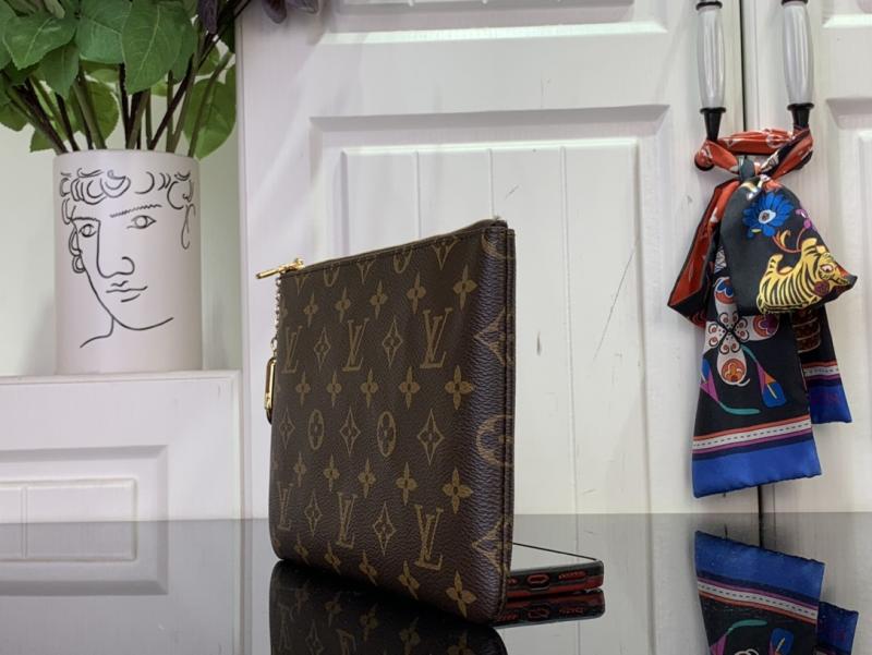 Louis Vuitton Key Pouch M M13560