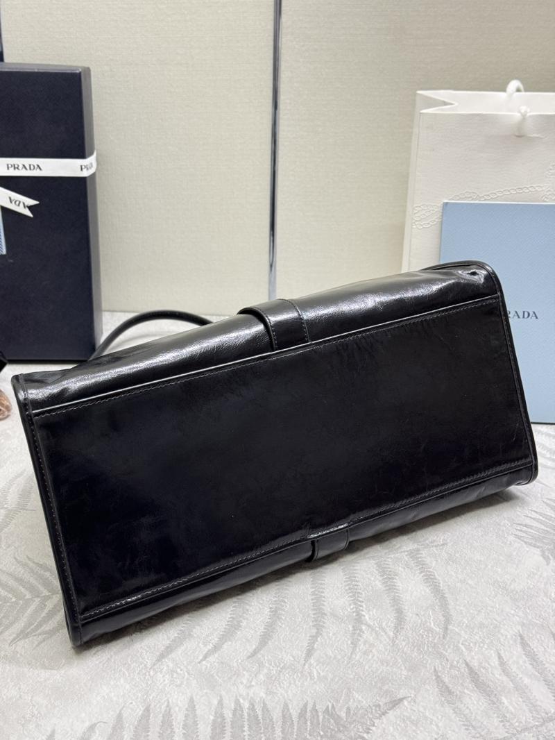 Prada Large leather tote bag Black 1BG570