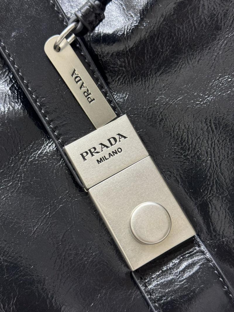Prada Large leather tote bag Black 1BG570
