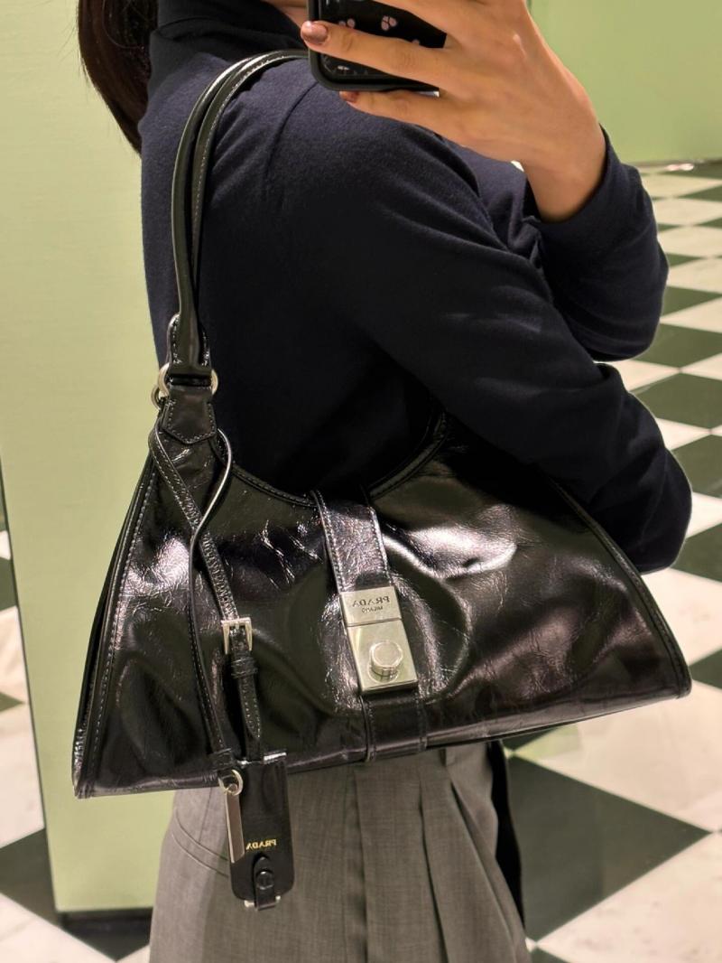 Prada Large leather tote bag Black 1BG570