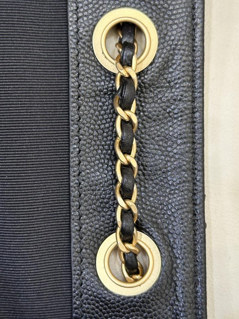 Chanel Grained Calfskin 25 Medium Handbag Black AS5311