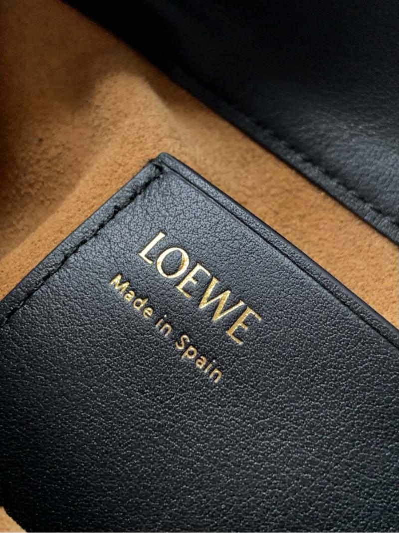 Loewe Pebble Pouch Black LE9092