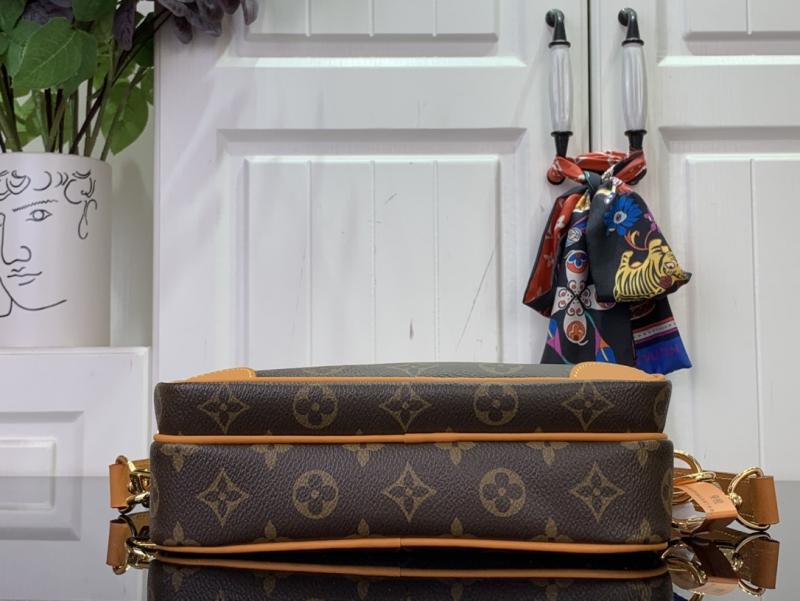 Louis Vuitton Nil M14016