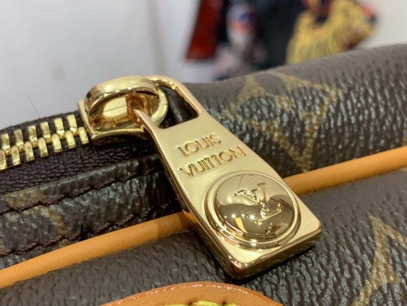 Louis Vuitton Nil M14016