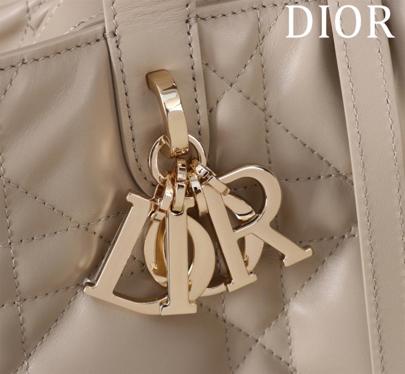 Medium Dior Toujours Vertical Tote Bag Beige M2836
