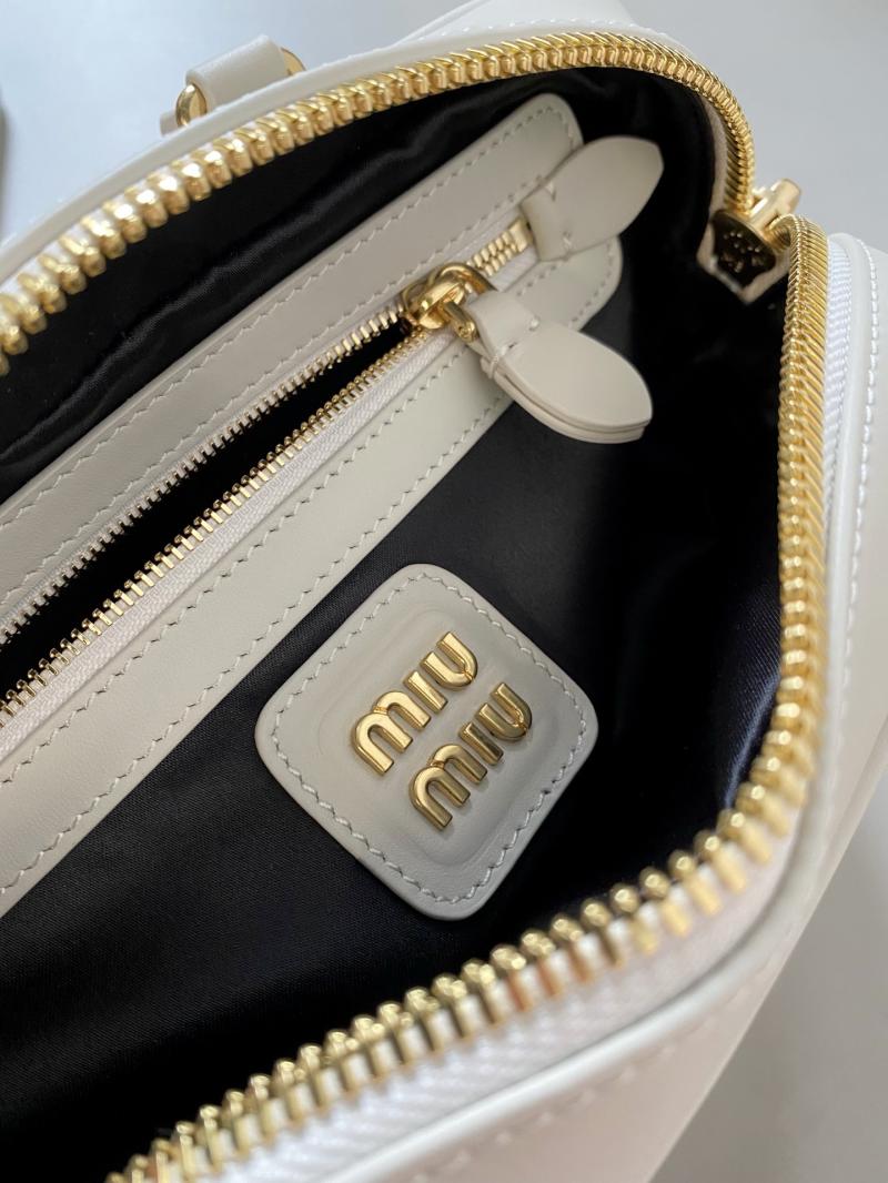 Miu Miu Arcadie leather bag White 5BB142