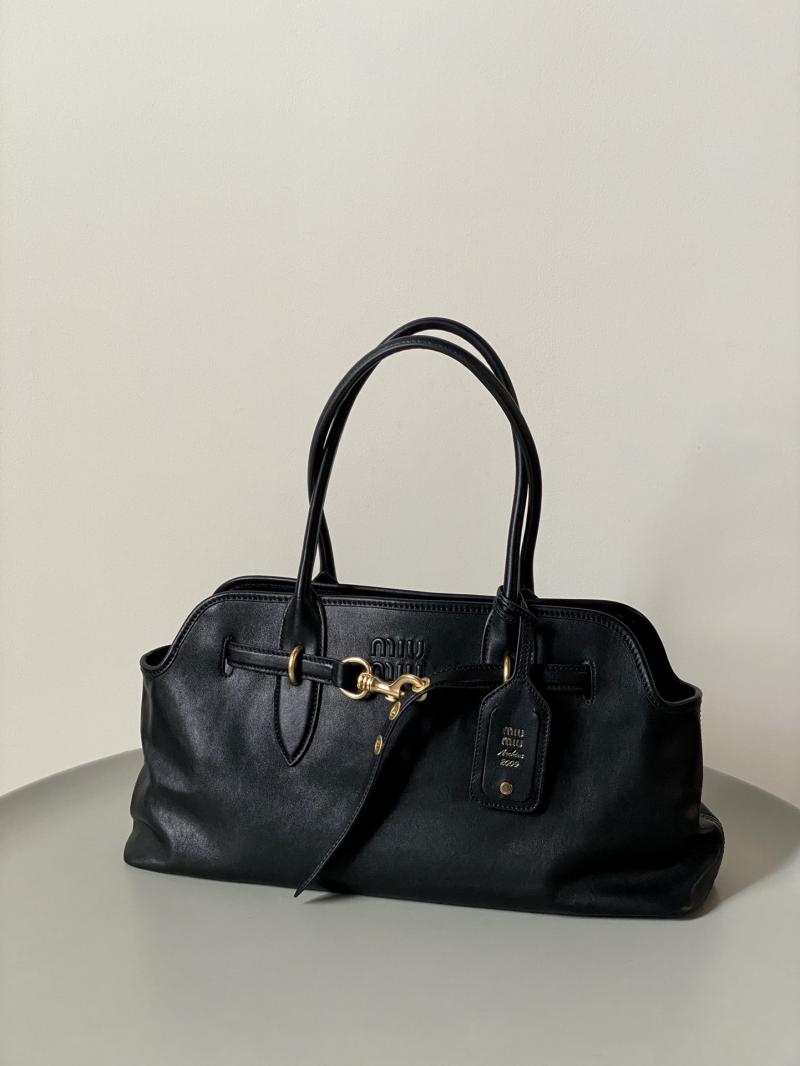 Miu Miu Aventure nappa leather bag Black 5BG310