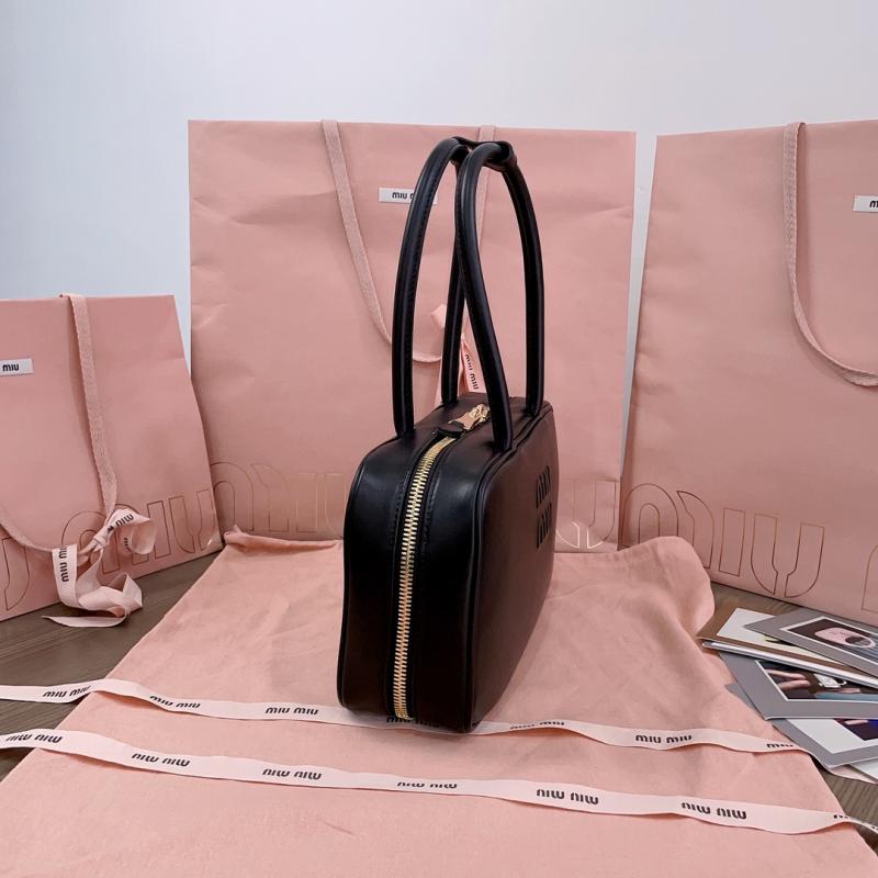 Miu Miu Medium Beau leather Bag Black 5BB172