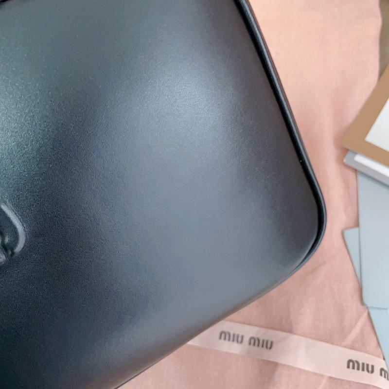 Miu Miu Medium Beau leather Bag Black 5BB172