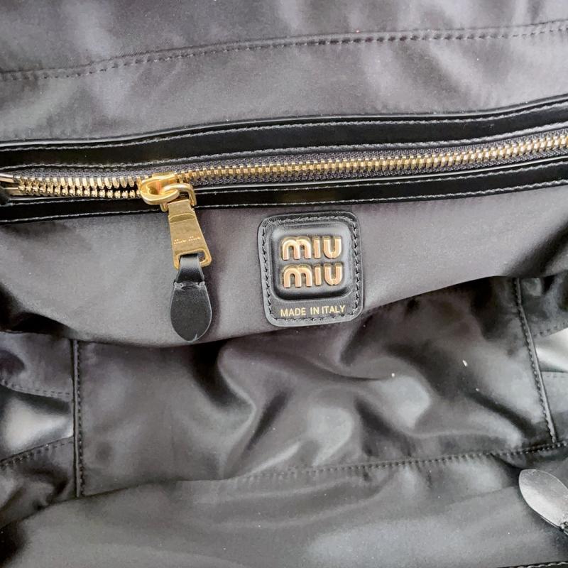Miu Miu Medium Beau leather Bag Black 5BB172