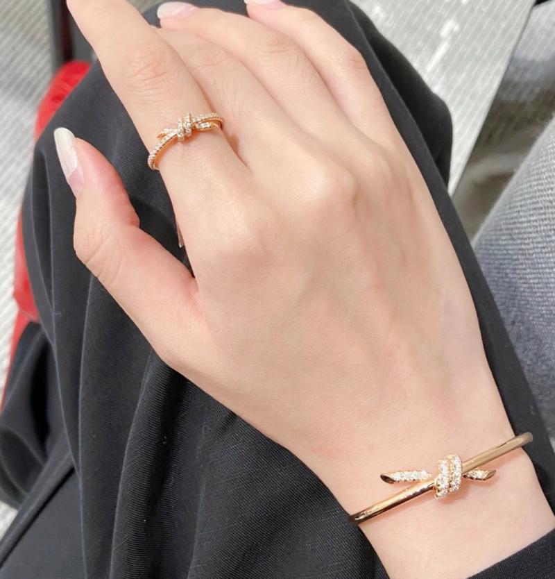 Tiffany Bracelet TB32002