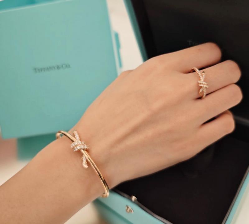 Tiffany Bracelet TB32002