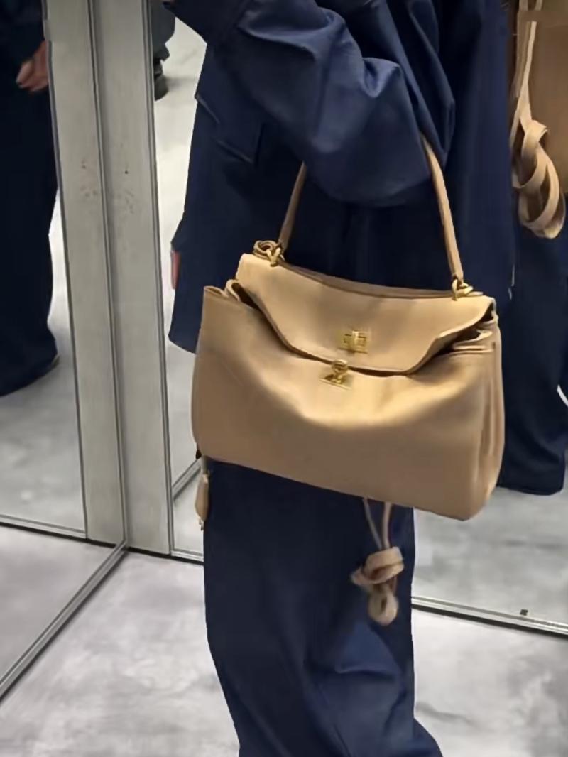 Balenciaga Rodeo Small Handbag Latte B789779