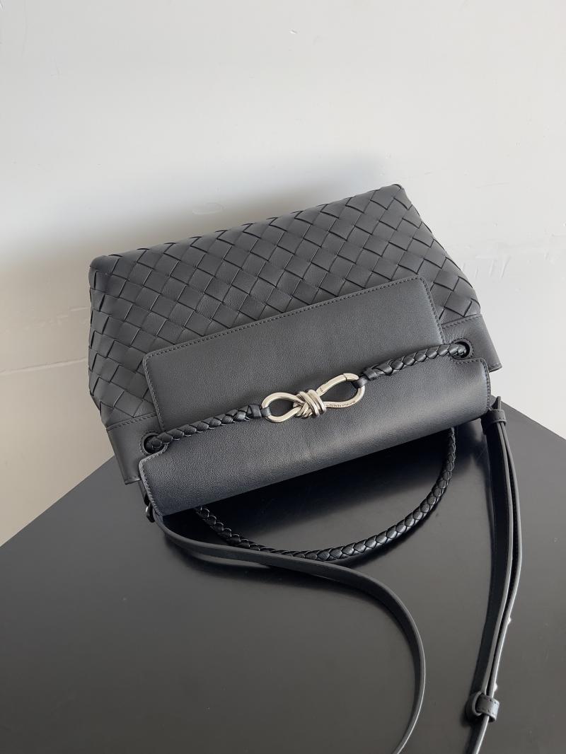 Bottega Veneta Small Andiamo Messenger Black 815781