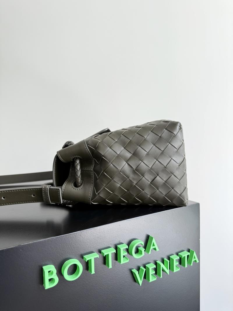 Bottega Veneta Small Andiamo Messenger Green 815781