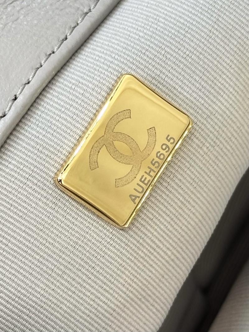 Chanel 19 Lambskin Flap Handbag Grey AS1160