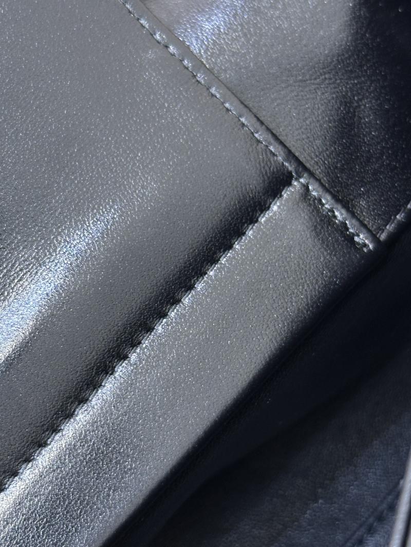 Chanel Lambskin Tote Bag Black AS5390