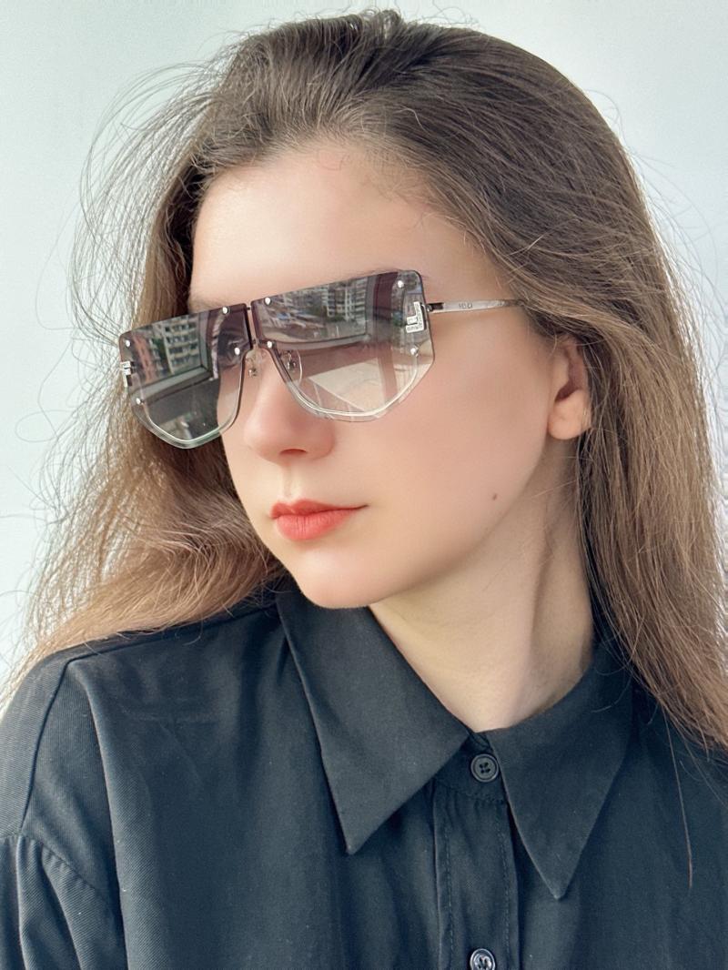Fendi Sunglasses FE40096I
