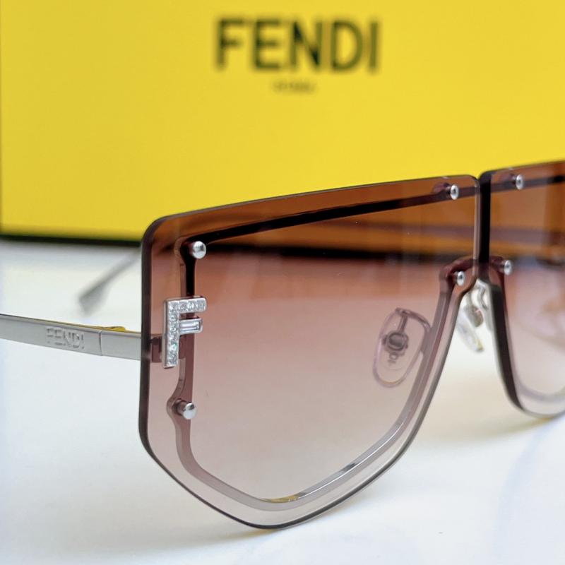 Fendi Sunglasses FE40096I
