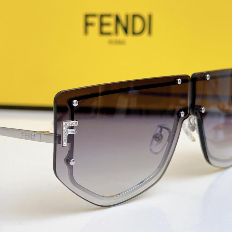 Fendi Sunglasses FE40096I