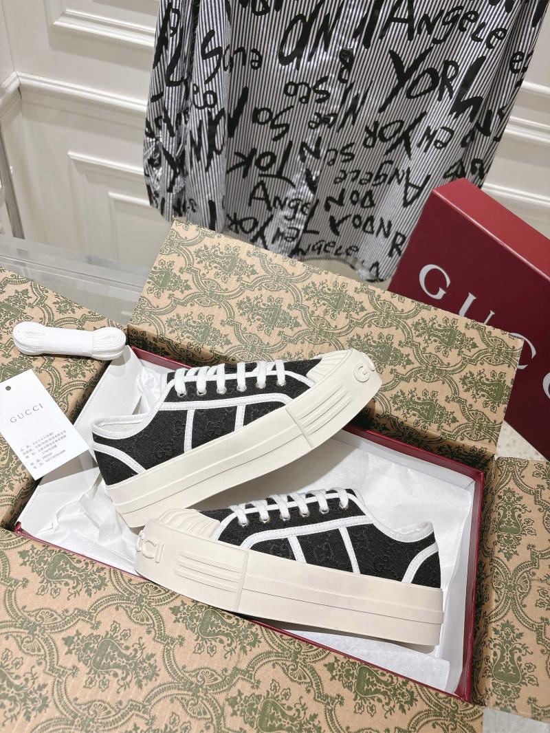 Gucci Sneakers SGS33001