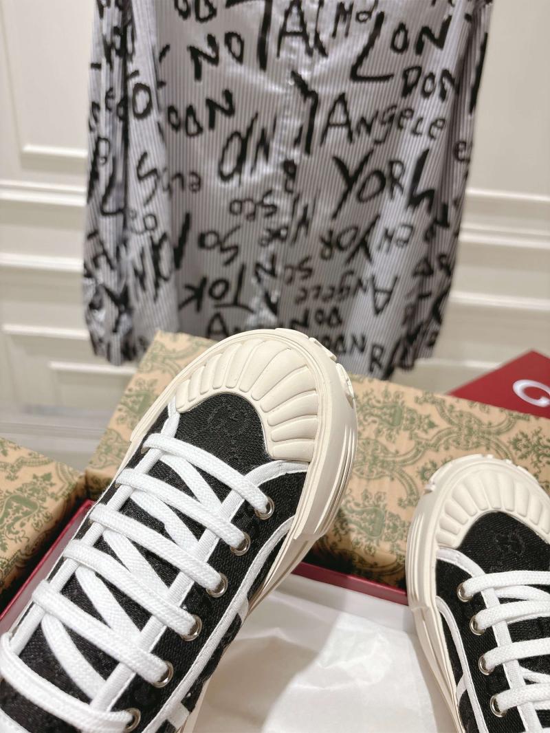 Gucci Sneakers SGS33001