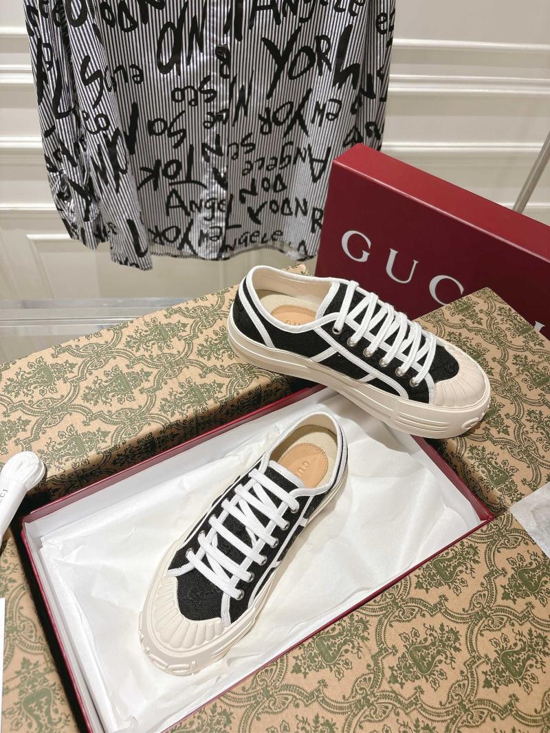 Gucci Sneakers SGS33001