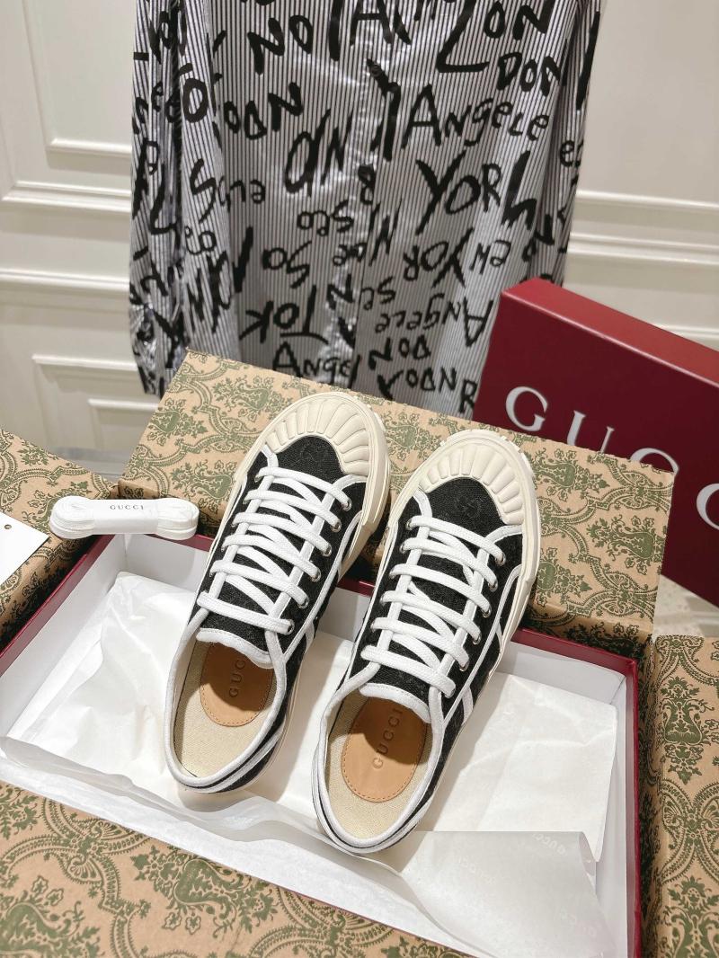 Gucci Sneakers SGS33001