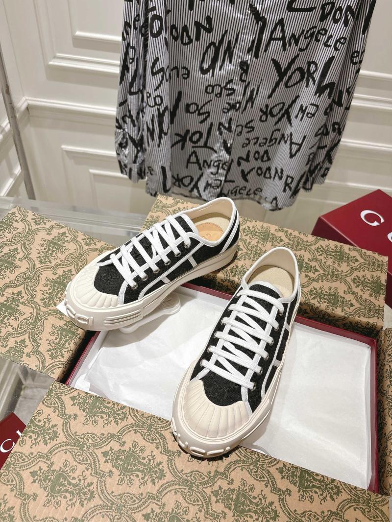 Gucci Sneakers SGS33001