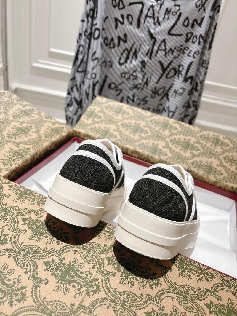 Gucci Sneakers SGS33001