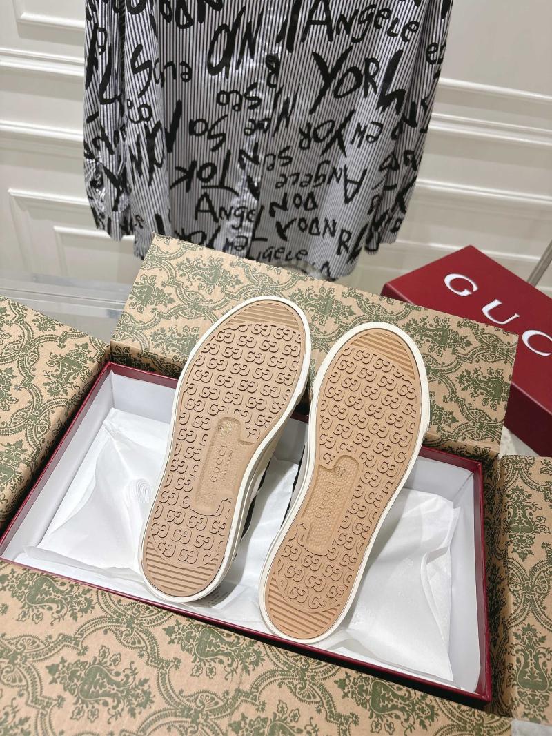 Gucci Sneakers SGS33001